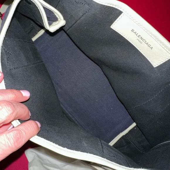 Balenciaga Small Navy Cabas Tote. - Picture 5 of 11
